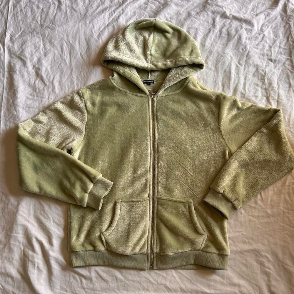 Cozy Green Zip-Up Hoodie